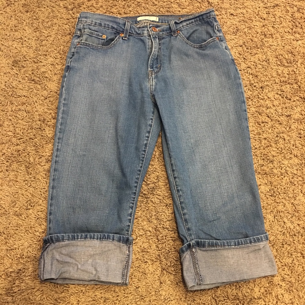 Levi’s capris